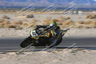 media/Jan-10-2025-CVMA Friday Practice (Fri) [[489e0da257]]/Group 4 and Trackday/Session 2 (Turn 4 Inside)/